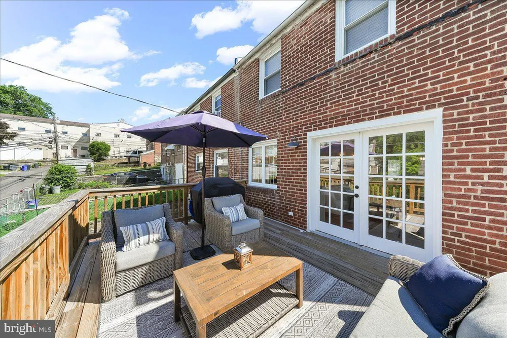 1228 Cobbs St, Drexel Hill, PA 19026