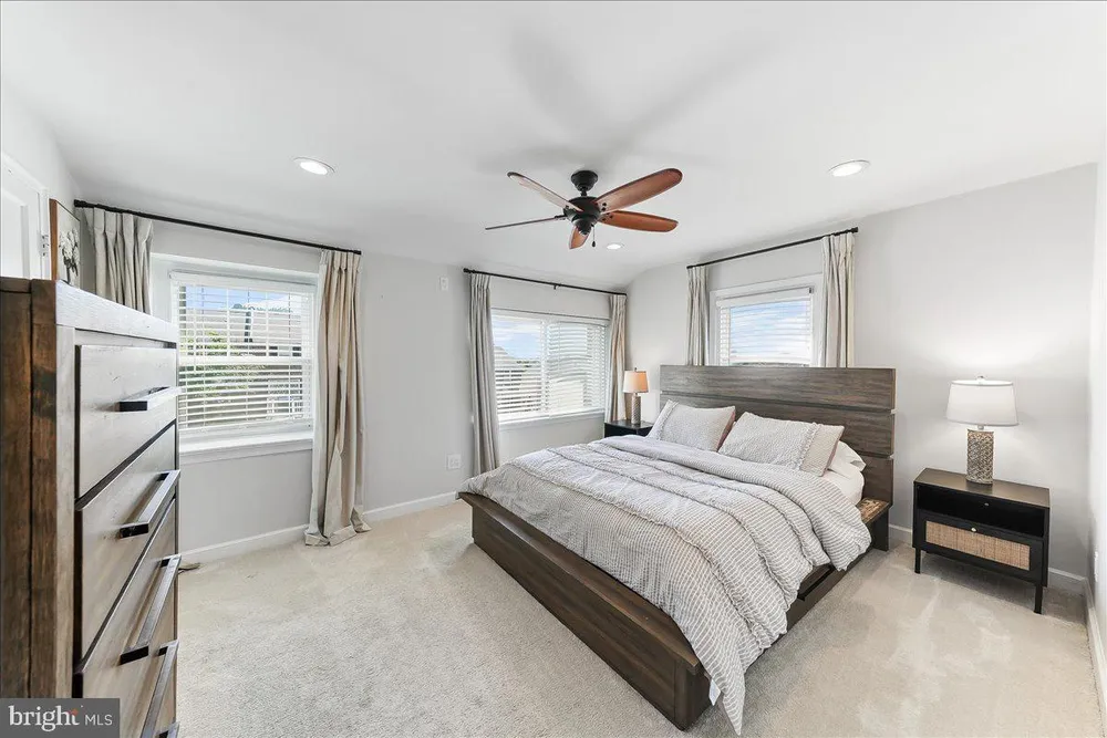 1228 Cobbs St, Drexel Hill, PA 19026