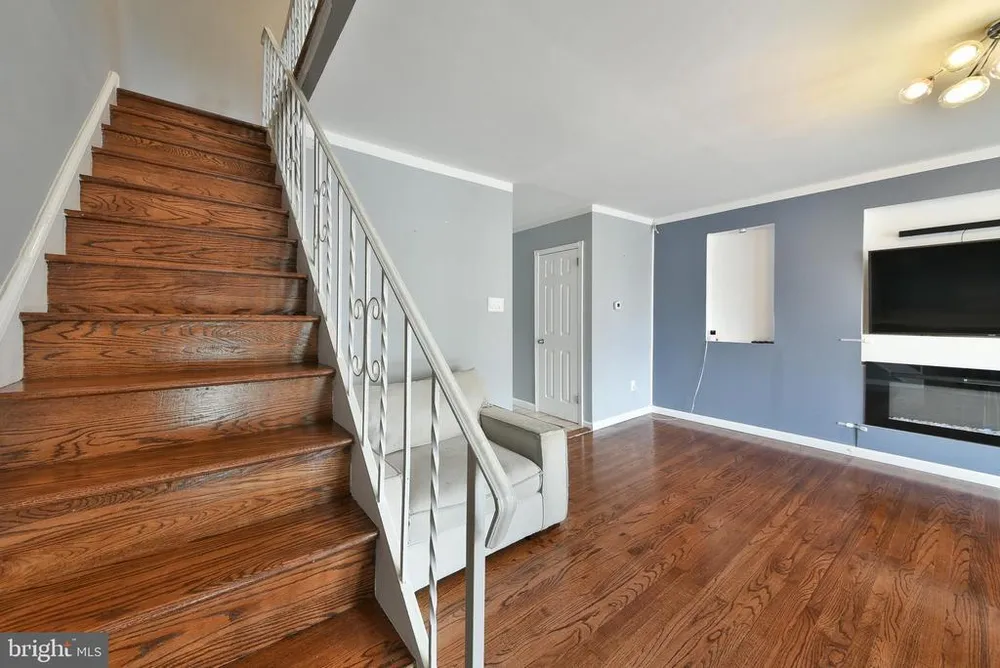 2826 Maxwell St, Philadelphia, PA 19136