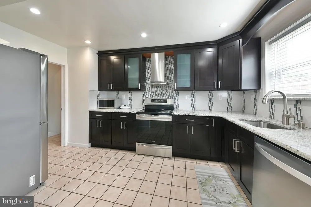 2826 Maxwell St, Philadelphia, PA 19136