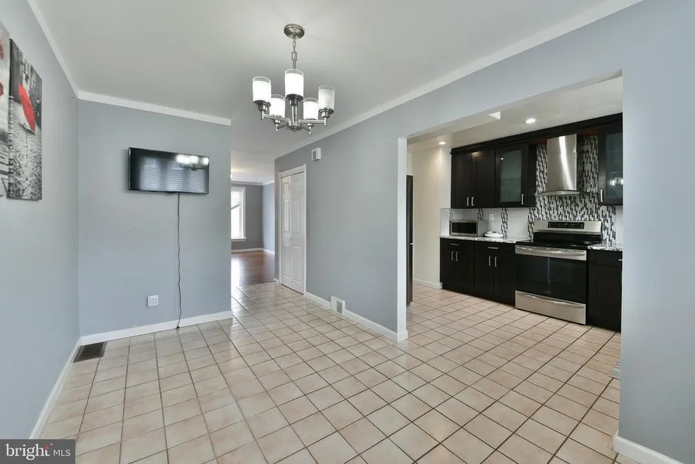 2826 Maxwell St, Philadelphia, PA 19136