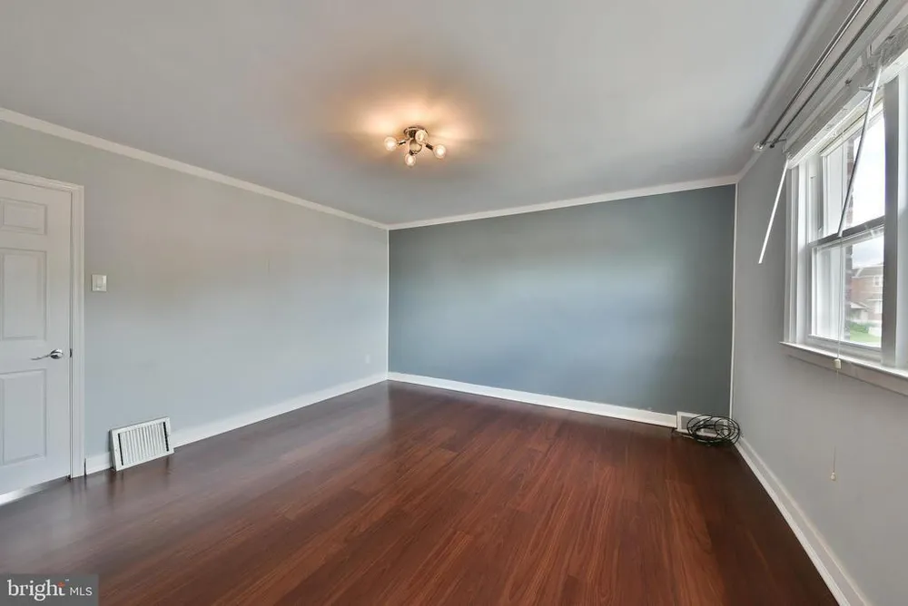 2826 Maxwell St, Philadelphia, PA 19136