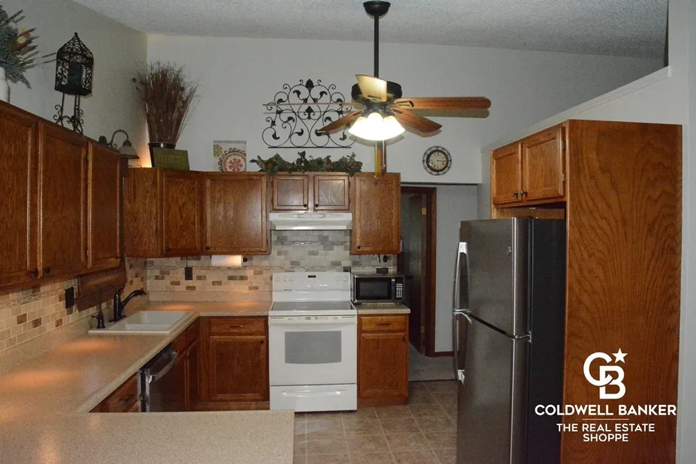 2808 Kris Pl, Garden City, KS 67846