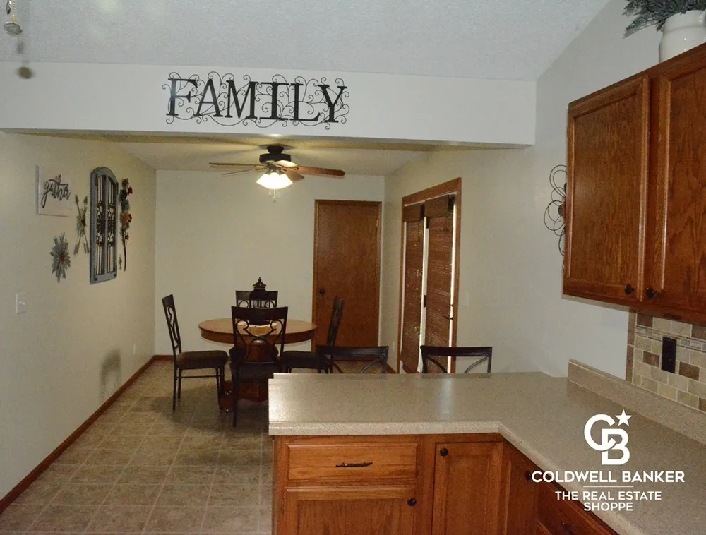 2808 Kris Pl, Garden City, KS 67846