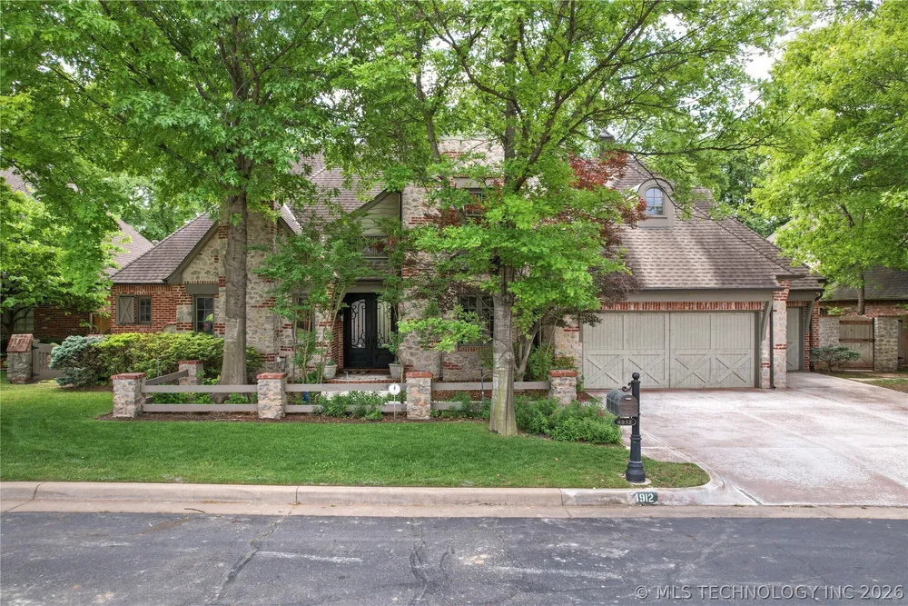 4912 E 104th Pl, Tulsa, OK 74137