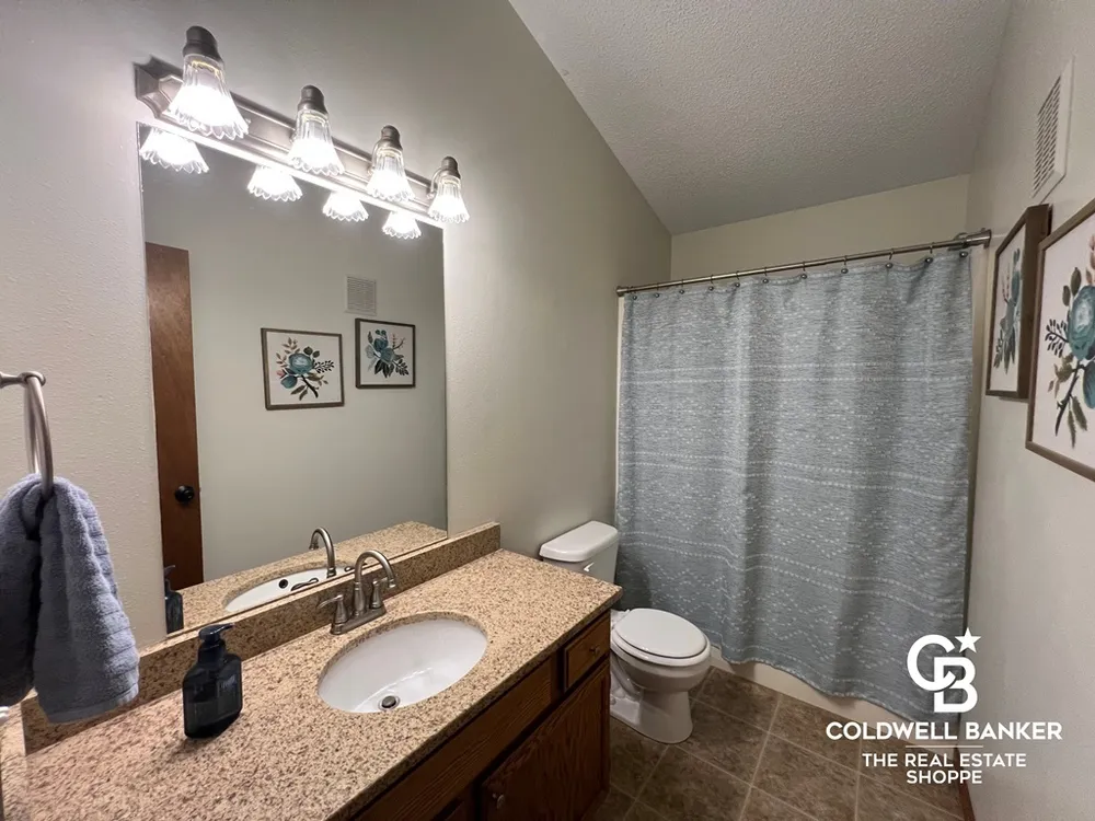 2808 Kris Pl, Garden City, KS 67846