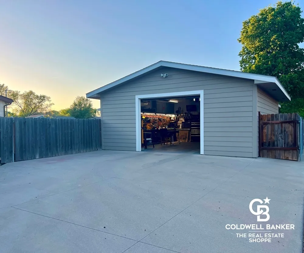 2808 Kris Pl, Garden City, KS 67846