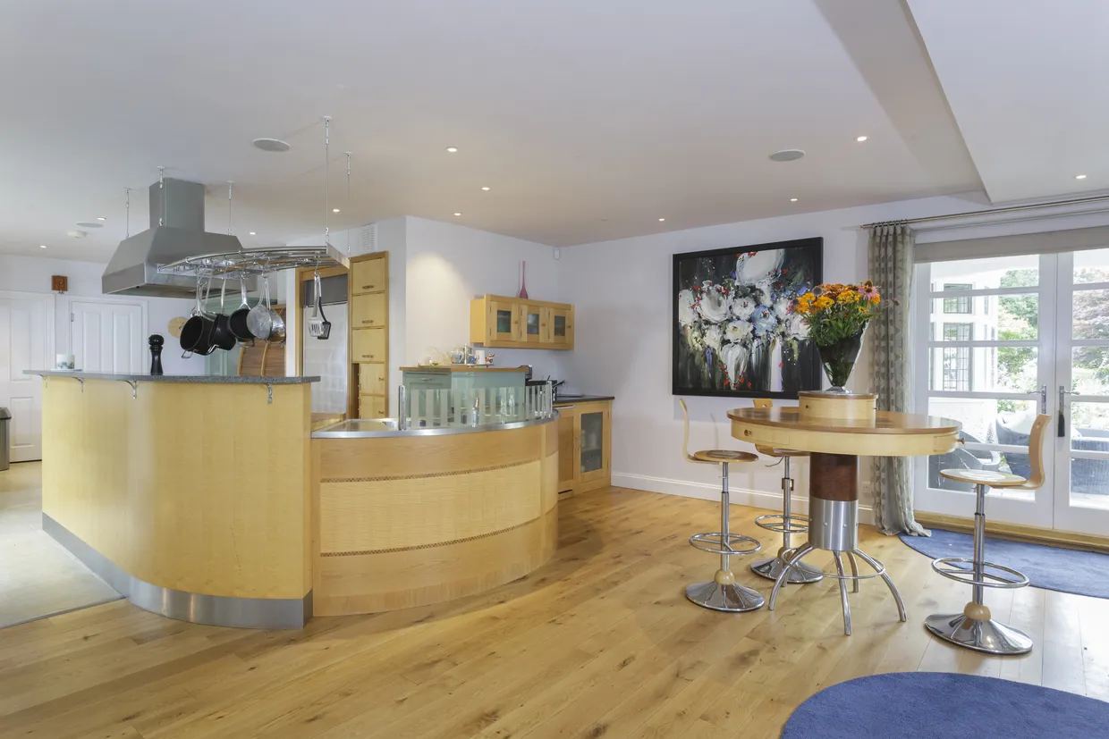The Avenue, Bourne End, SL8 photo 5