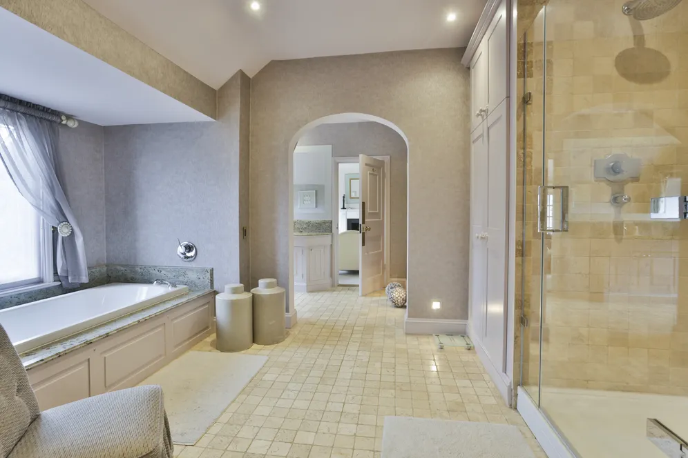 The Avenue, Bourne End, SL8 photo 12