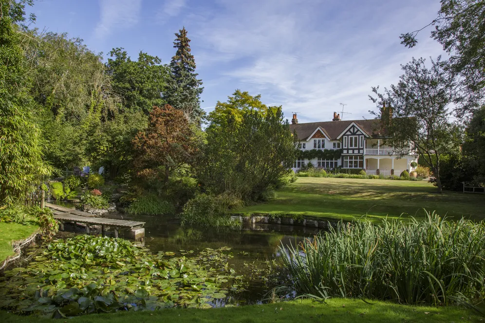The Avenue, Bourne End, SL8 photo 15