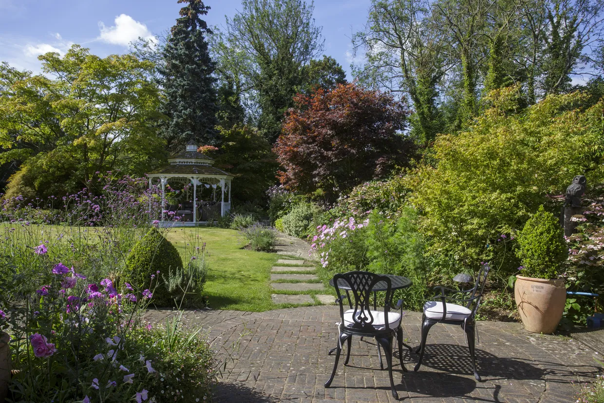 The Avenue, Bourne End, SL8 photo 17