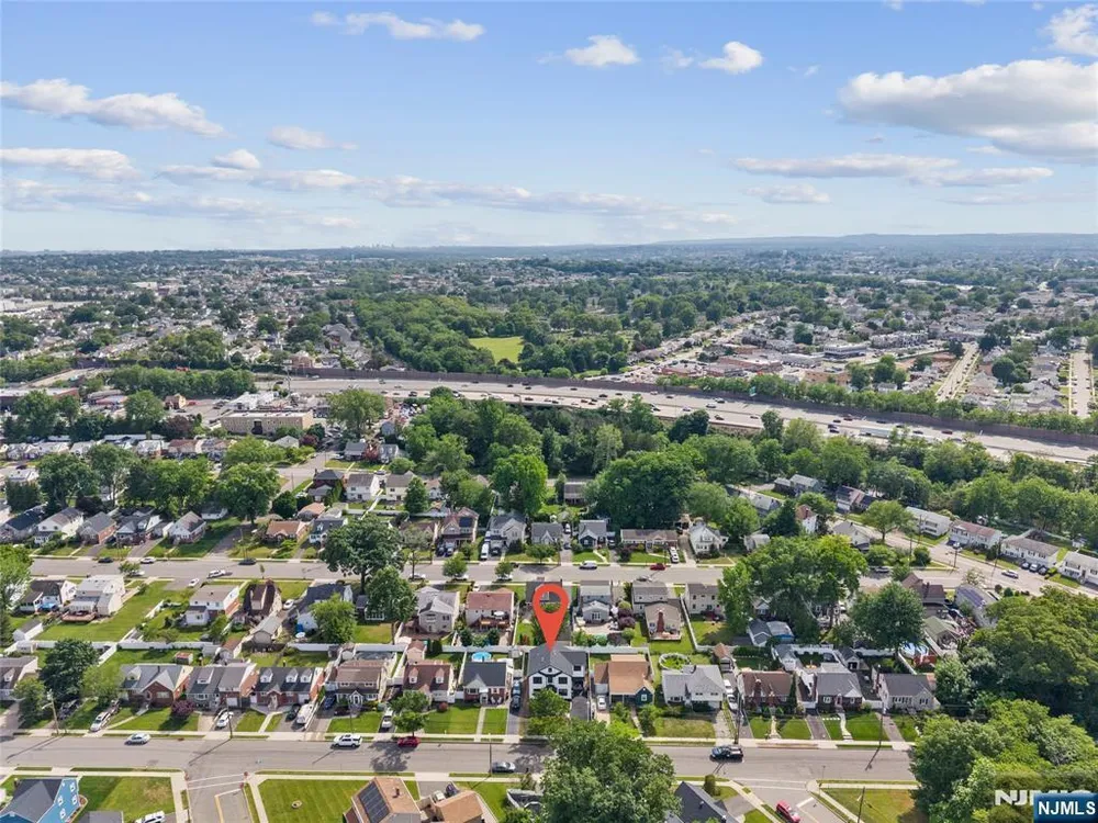 51 Becker Ave, Rochelle Park, NJ 07662