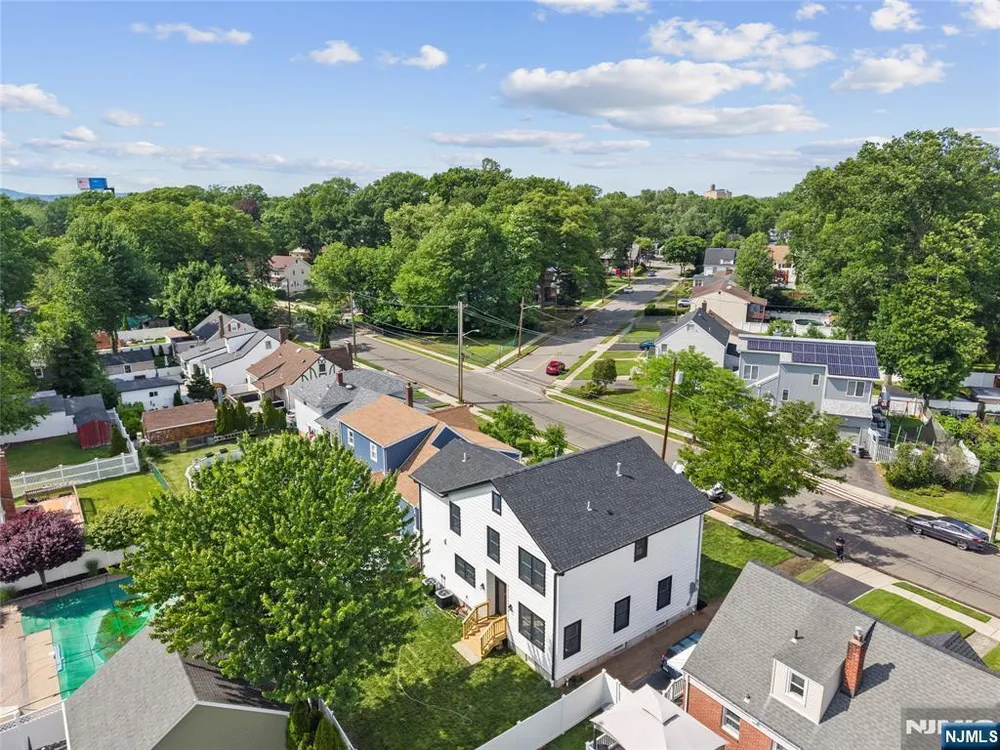 51 Becker Ave, Rochelle Park, NJ 07662