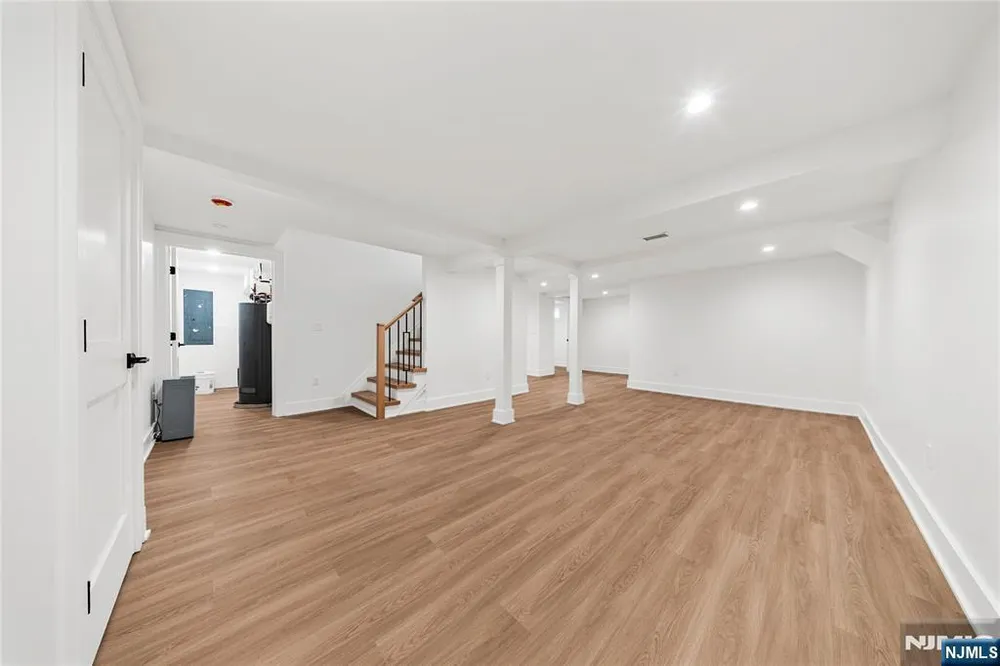 51 Becker Ave, Rochelle Park, NJ 07662