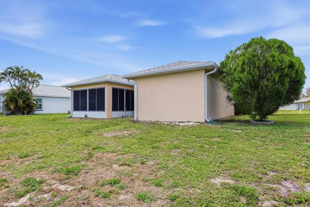 1720 Country Meadows Dr, Sarasota, FL 34235