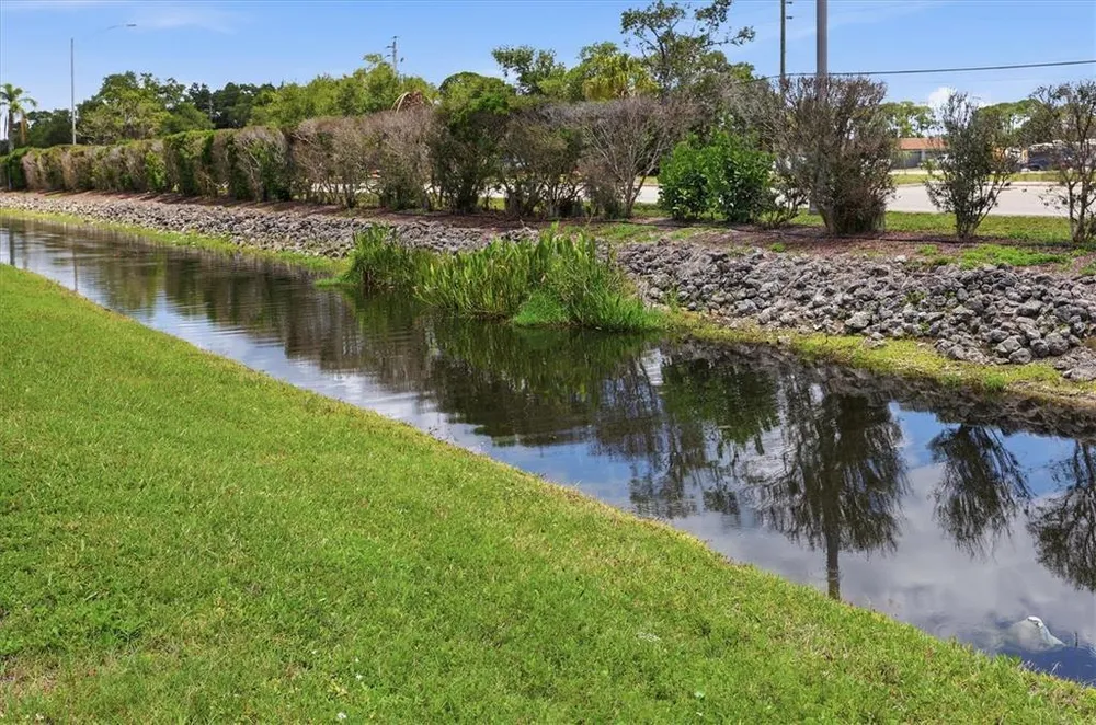 1720 Country Meadows Dr, Sarasota, FL 34235