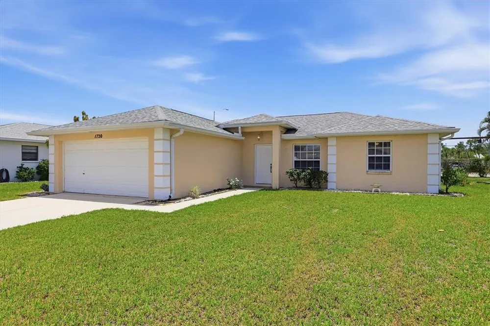 1720 Country Meadows Dr, Sarasota, FL 34235