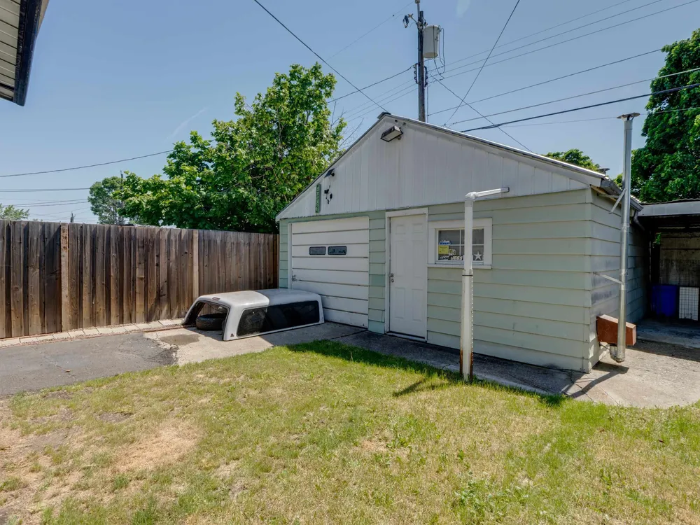 1418 E Rich Ave, Spokane, WA 99207