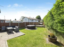 Leigh Avenue, Tingley, Wakefield thumb 2