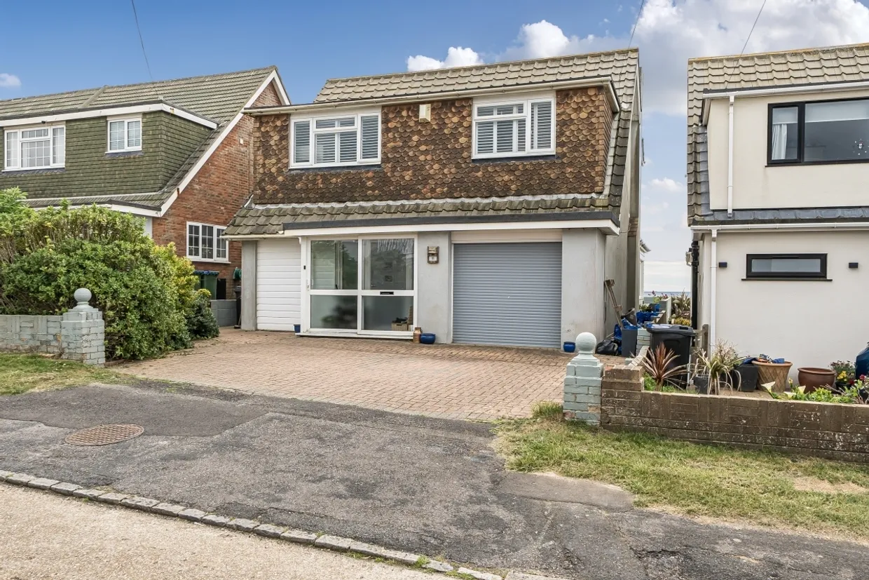 Neville Road Peacehaven BN10 photo 2