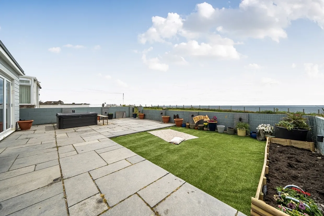 Neville Road Peacehaven BN10 photo 9