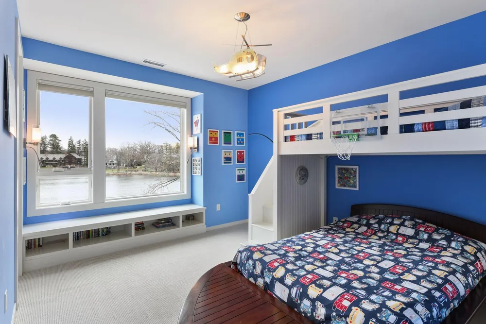 4812 Lakeview Dr, Edina, MN 55424