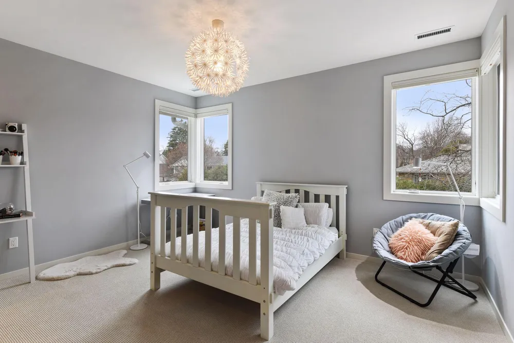 4812 Lakeview Dr, Edina, MN 55424
