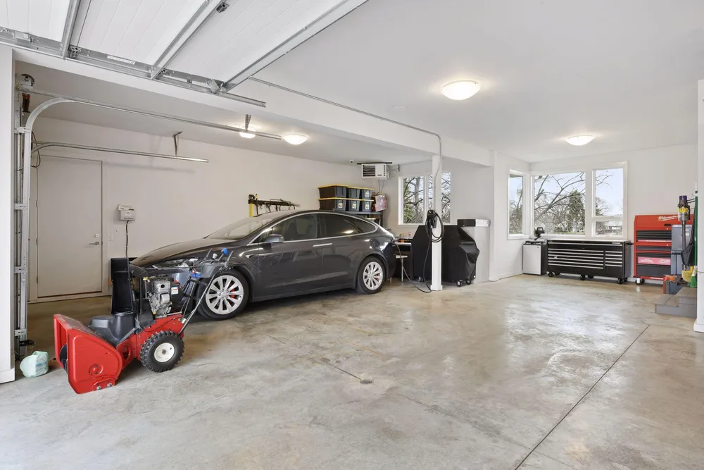 4812 Lakeview Dr, Edina, MN 55424