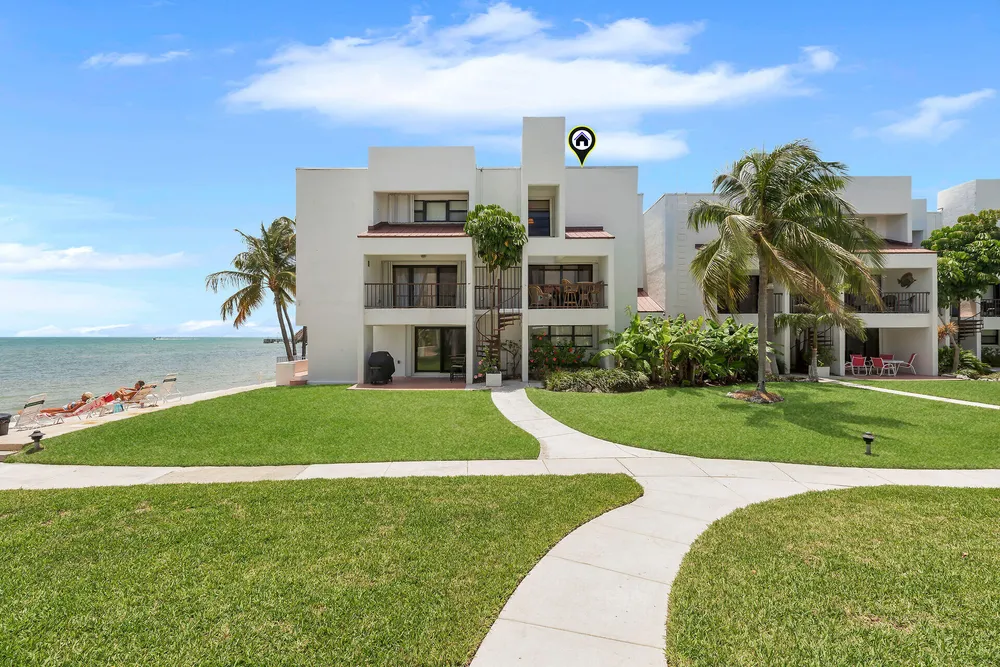 601 W Ocean Dr, Key Colony Beach, FL 33051