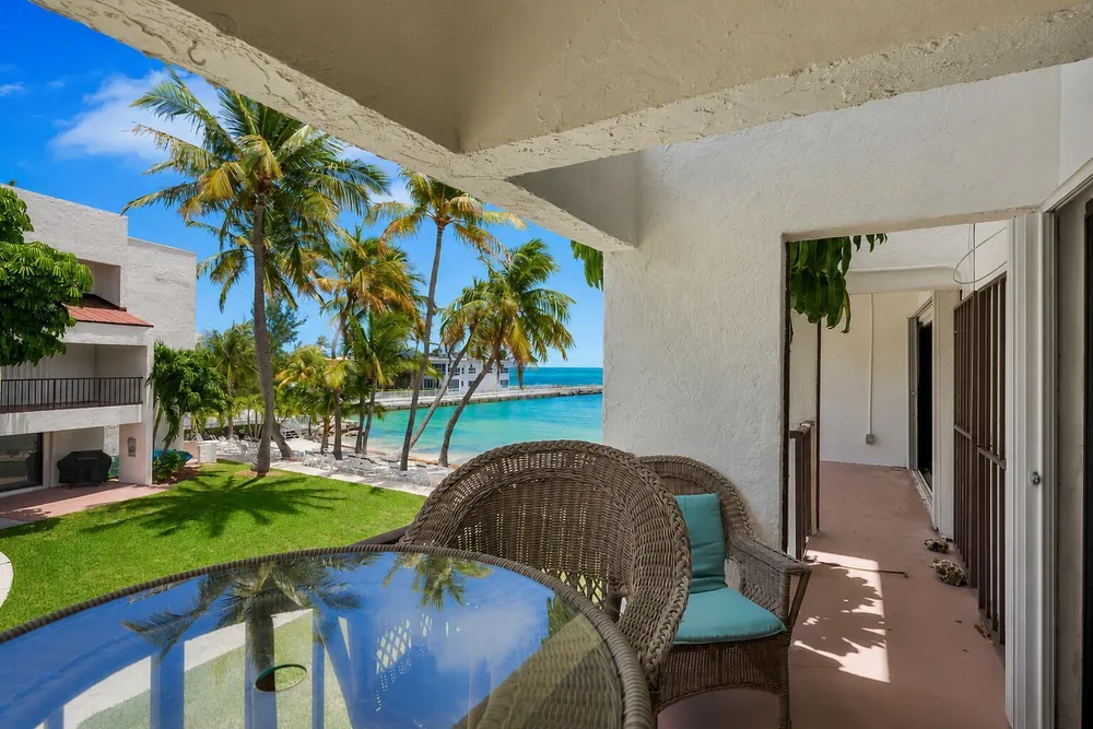 601 W Ocean Dr, Key Colony Beach, FL 33051