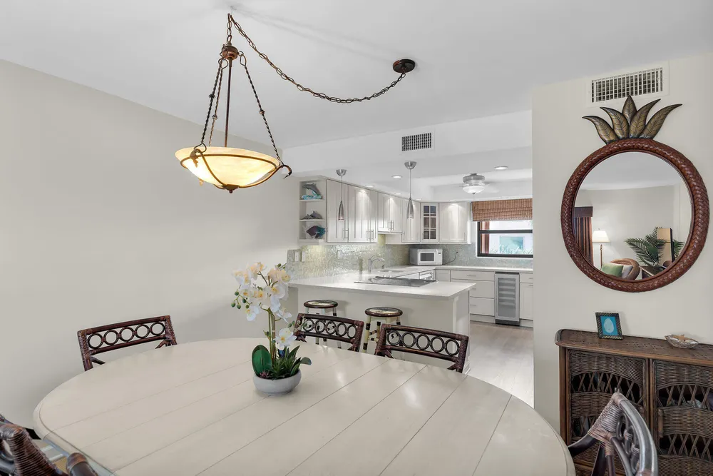601 W Ocean Dr, Key Colony Beach, FL 33051