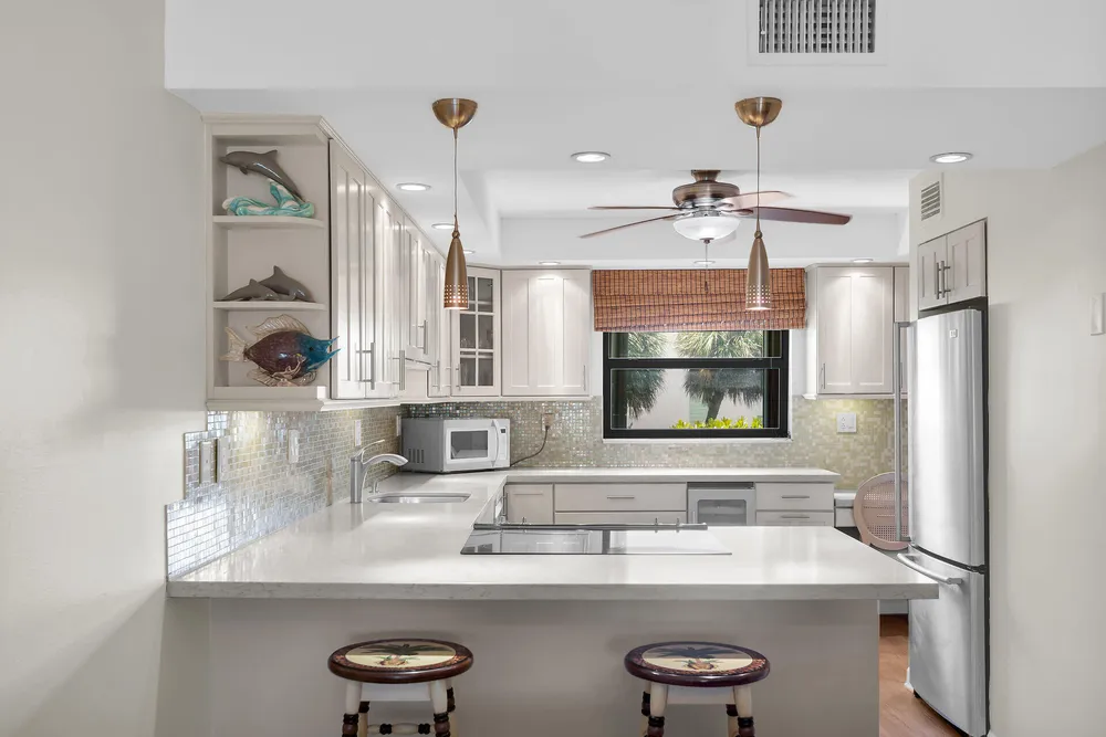 601 W Ocean Dr, Key Colony Beach, FL 33051