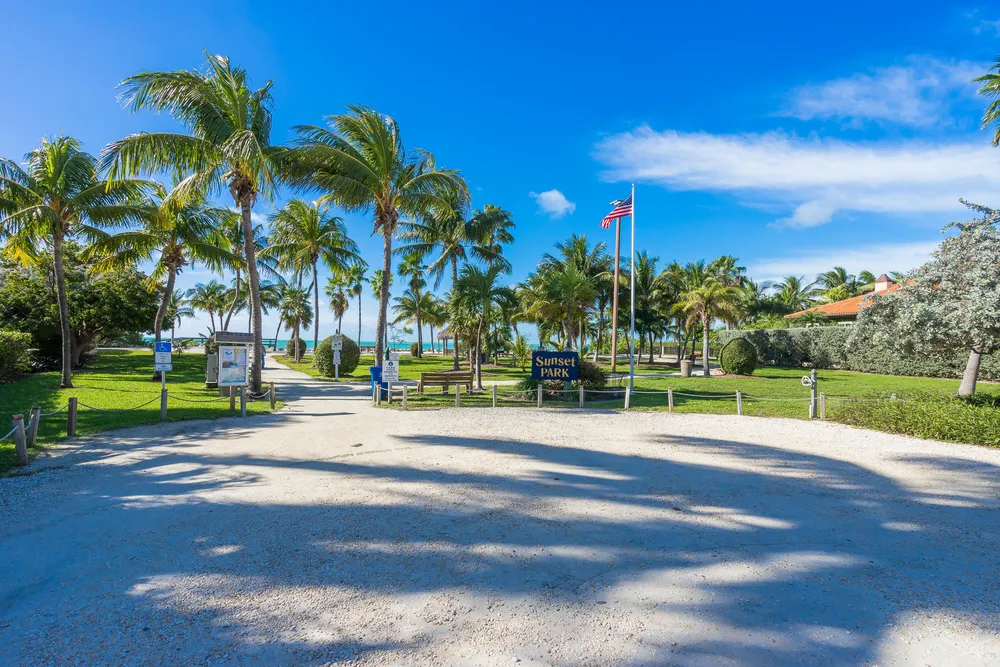 601 W Ocean Dr, Key Colony Beach, FL 33051