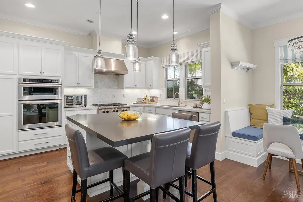 12 Avocet Ct, Novato, CA 94949
