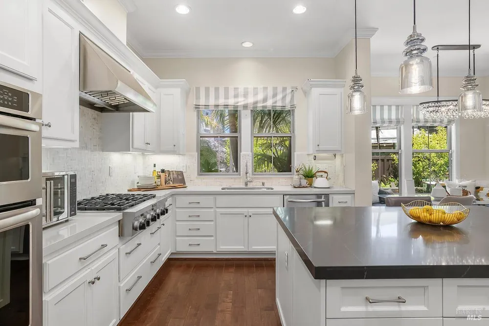 12 Avocet Ct, Novato, CA 94949
