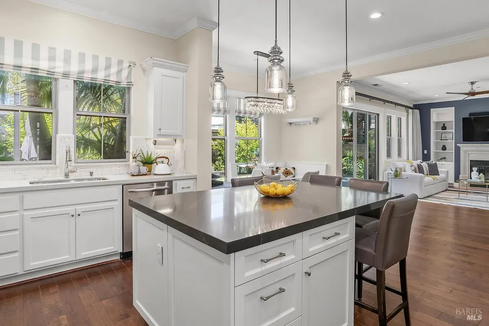 12 Avocet Ct, Novato, CA 94949