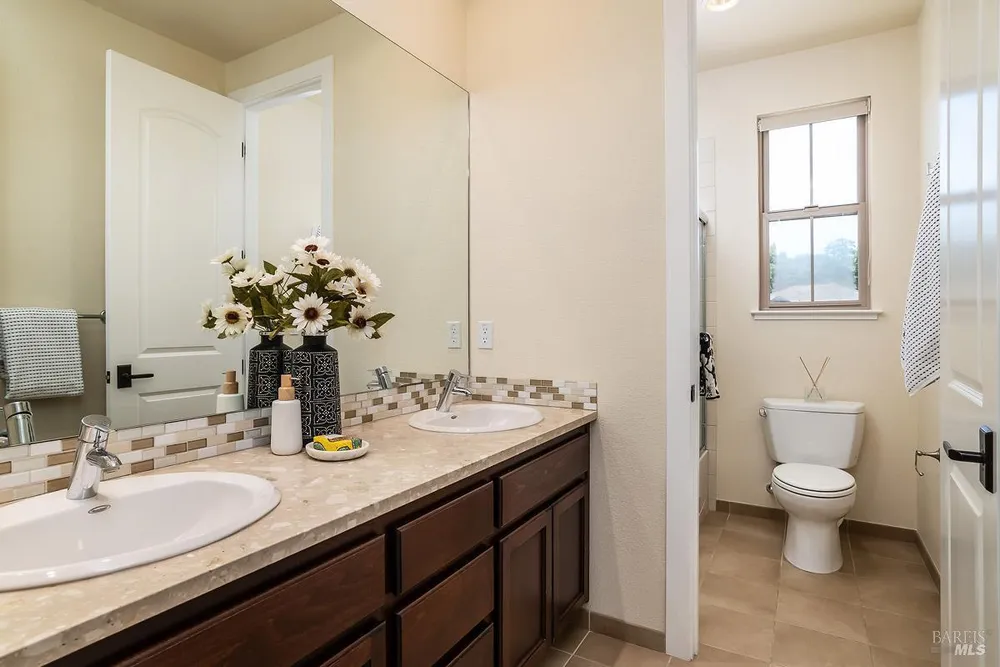 12 Avocet Ct, Novato, CA 94949