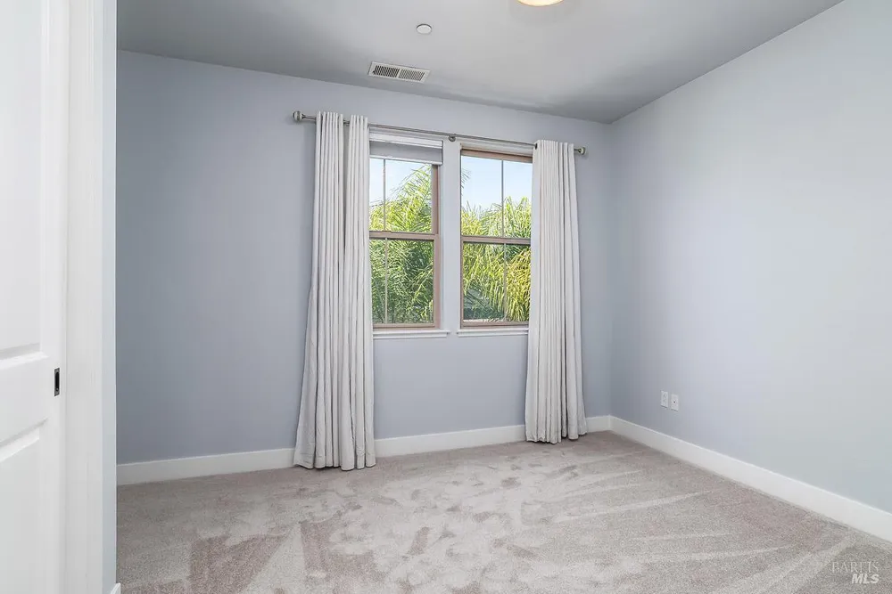 12 Avocet Ct, Novato, CA 94949