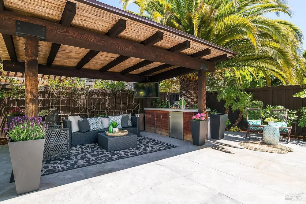 12 Avocet Ct, Novato, CA 94949