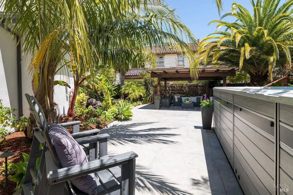 12 Avocet Ct, Novato, CA 94949