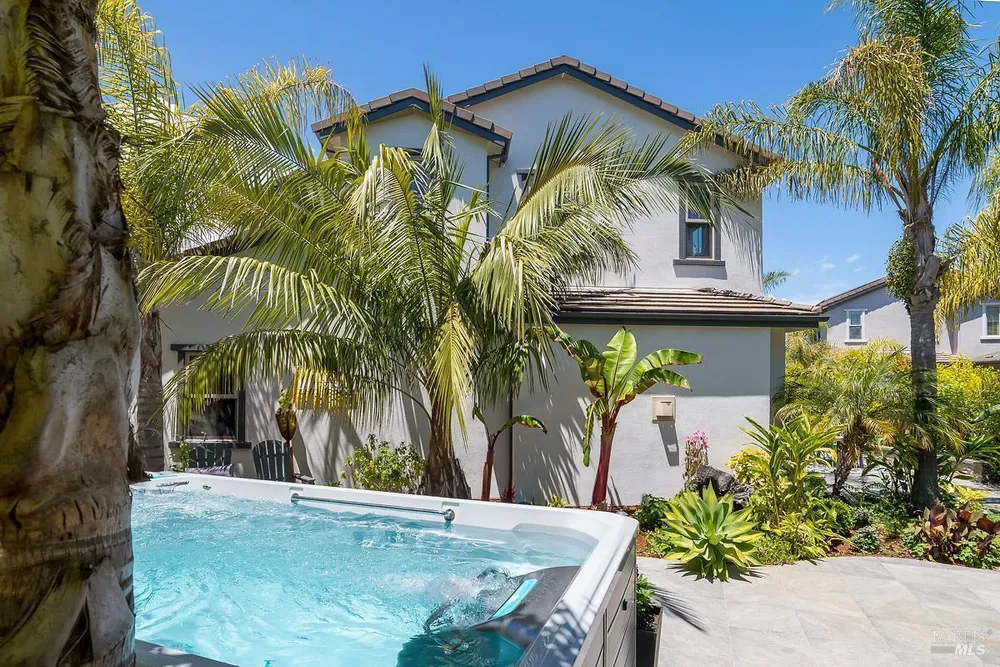 12 Avocet Ct, Novato, CA 94949
