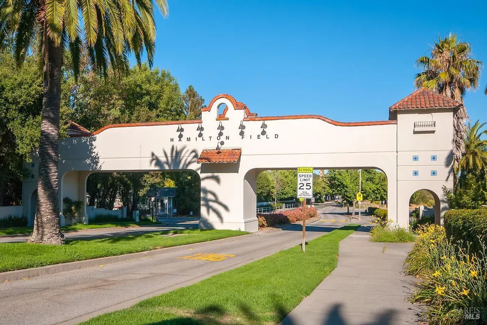 12 Avocet Ct, Novato, CA 94949