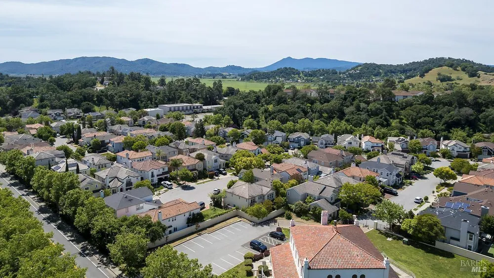 12 Avocet Ct, Novato, CA 94949