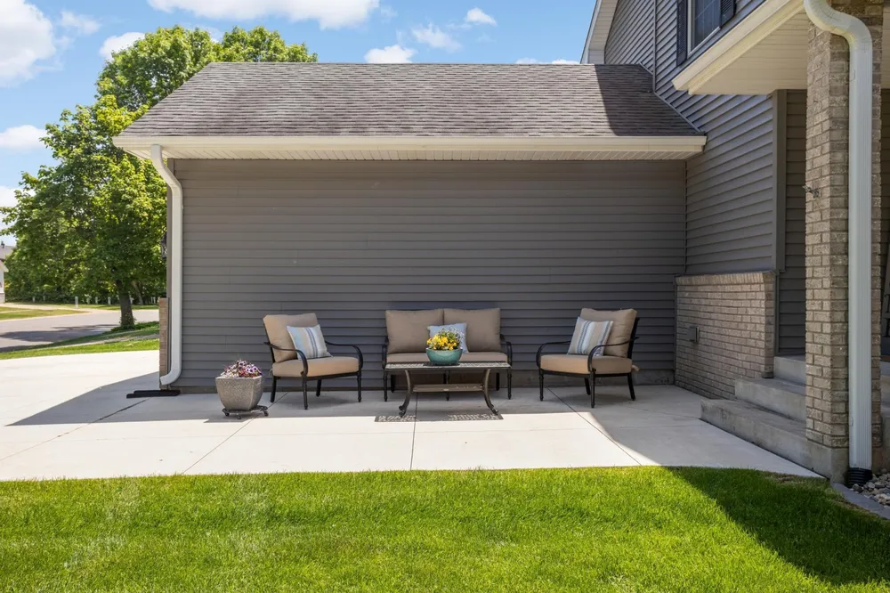 18911 Embers Ave, Farmington, MN 55024