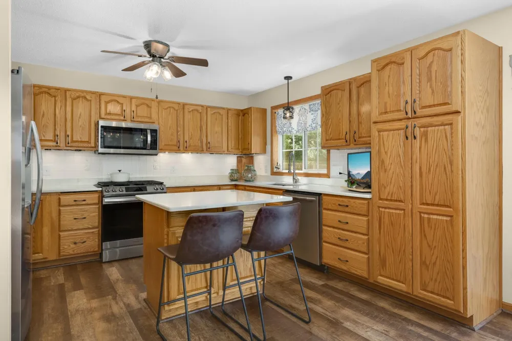 18911 Embers Ave, Farmington, MN 55024