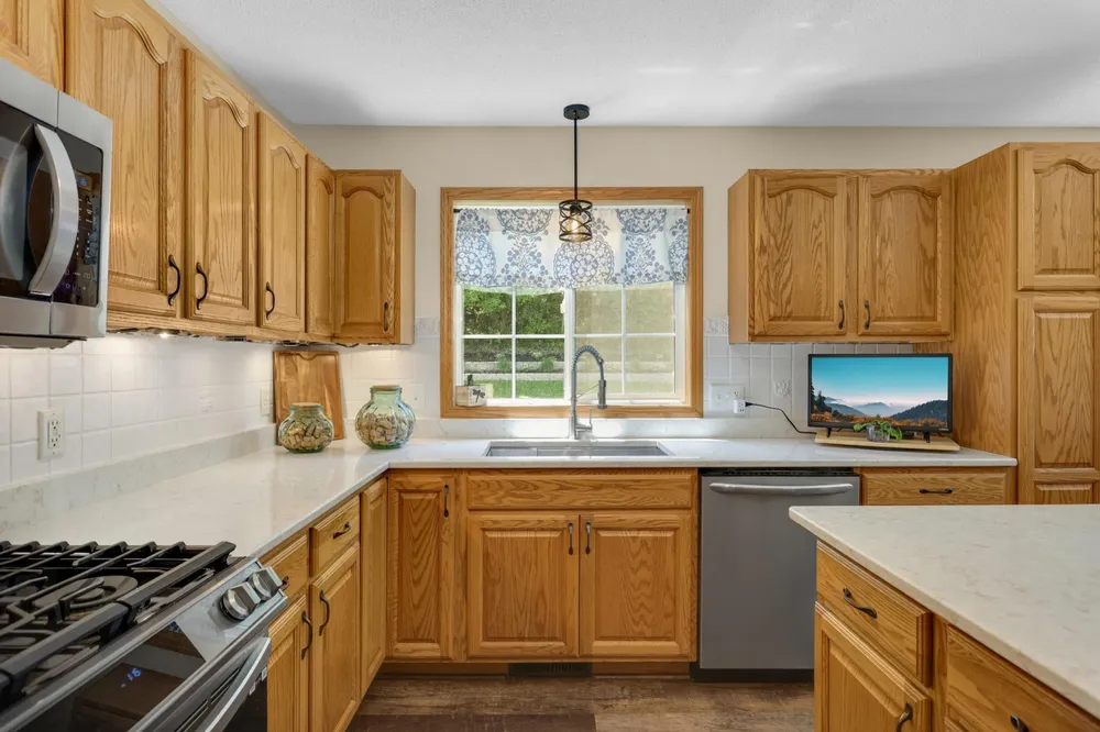 18911 Embers Ave, Farmington, MN 55024