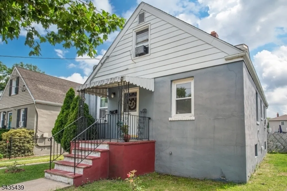 43 Fritz St, Bloomfield, NJ 07003