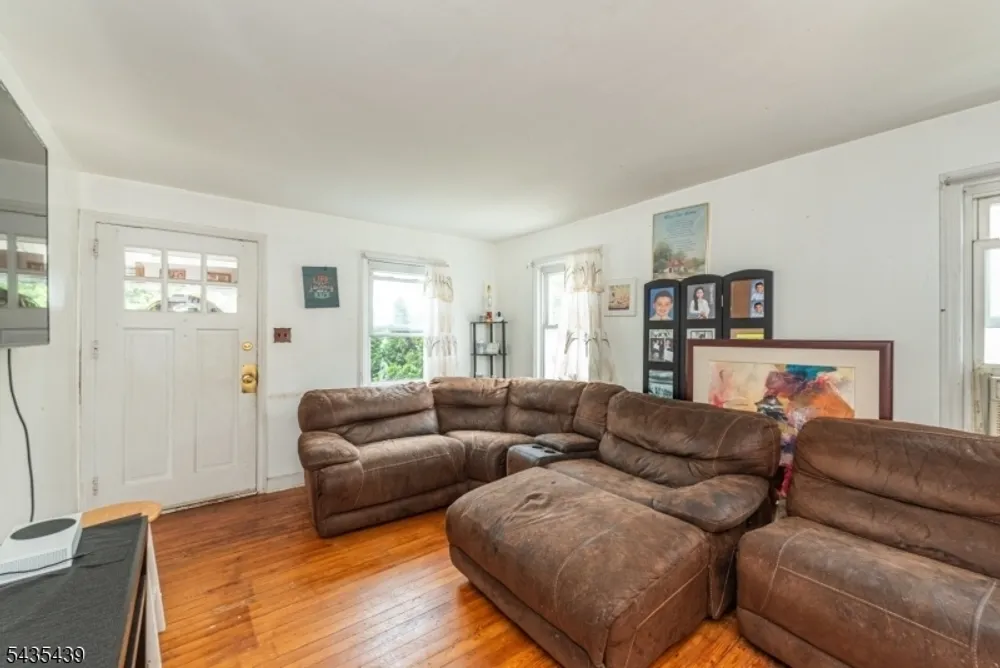 43 Fritz St, Bloomfield, NJ 07003