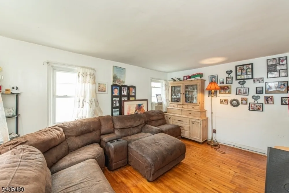 43 Fritz St, Bloomfield, NJ 07003