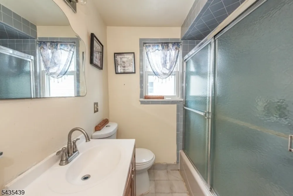 43 Fritz St, Bloomfield, NJ 07003